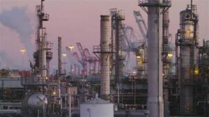 Oil refinery in Iran